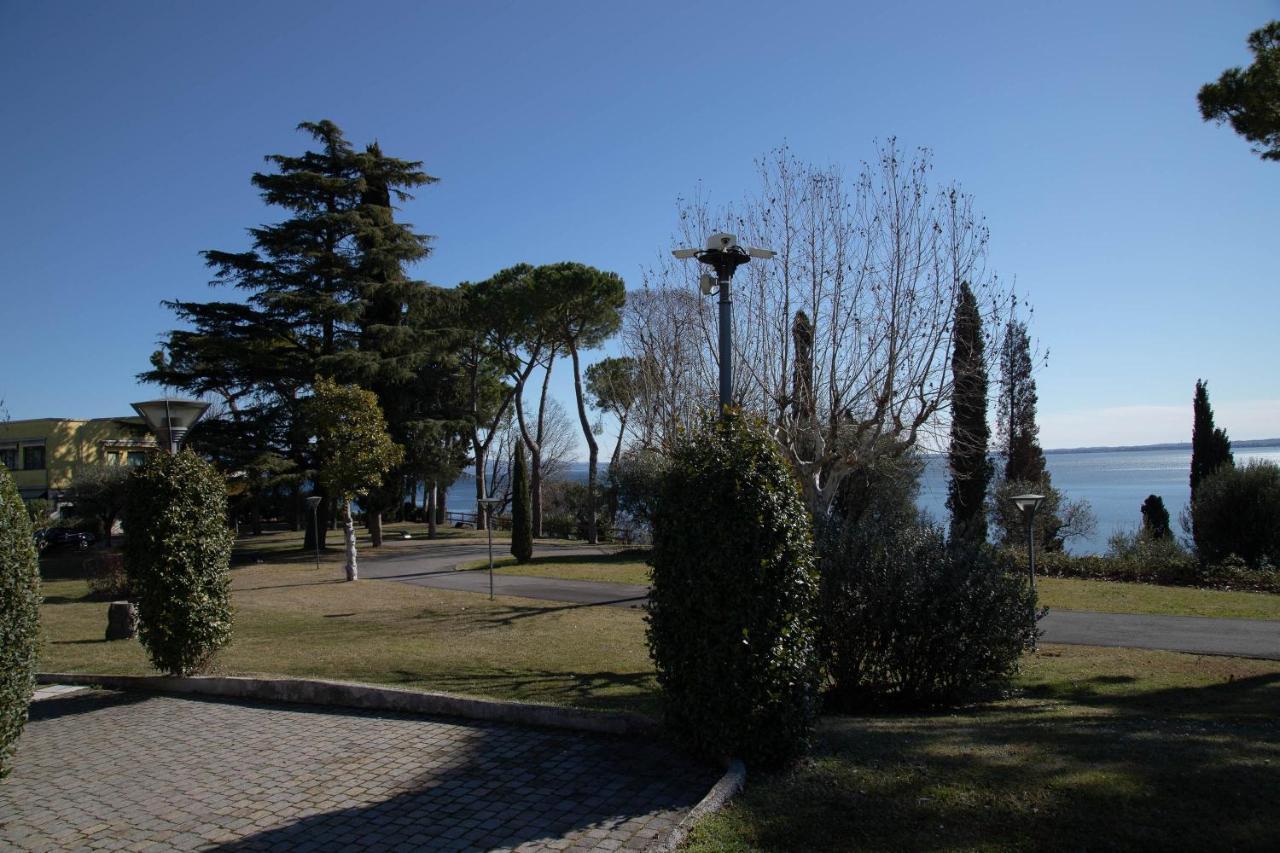 Lato Soleggiato @Gardazzurro Apartamento Padenghe sul Garda Exterior foto