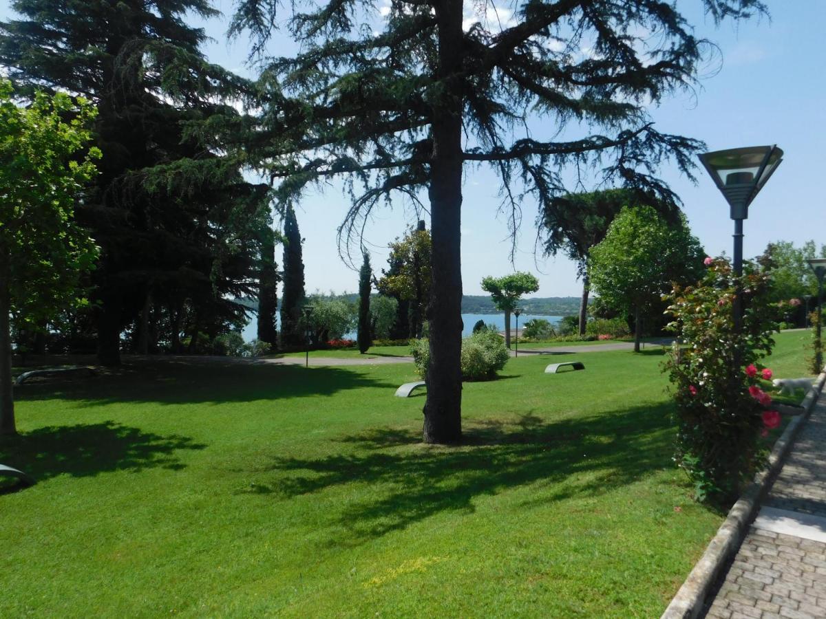 Lato Soleggiato @Gardazzurro Apartamento Padenghe sul Garda Exterior foto